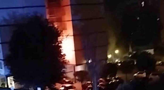 Incendio en una vivienda de la calle Desarrollo de Móstoles
