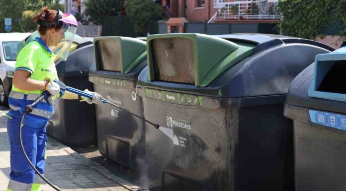 Móstoles continua con su plan intensivo de limpieza en cada barrio