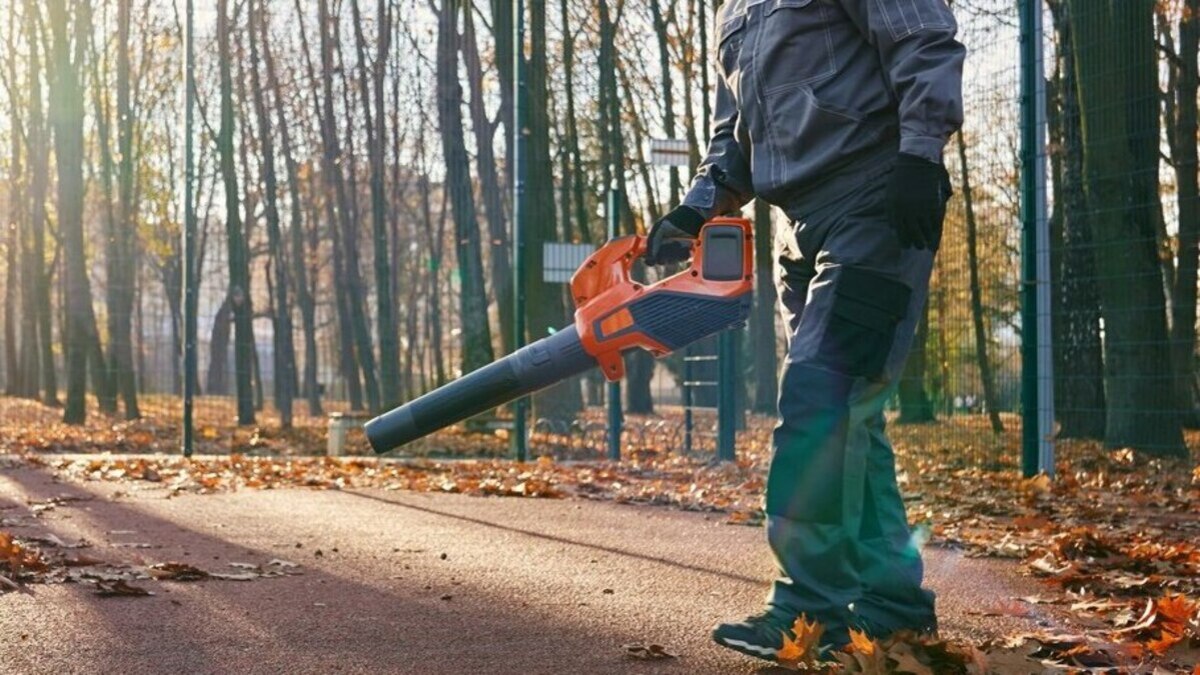 Vecinos de Móstoles denuncian ruidos de limpieza en horas tempranas