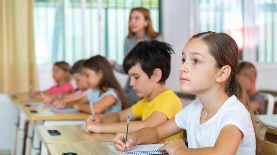 Las familias de Móstoles afrontan la vuelta al cole más cara y con novedades