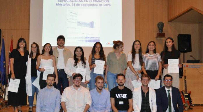Se gradúa una nueva promoción de médicos especialistas en el Hospital de Móstoles