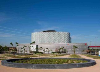 Un vehículo eléctrico para los pacientes con movilidad reducida del Hospital Rey Juan Carlos de Móstoles