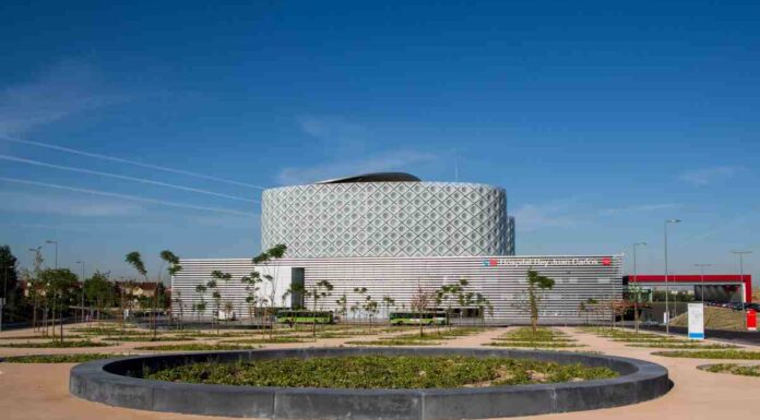 Un vehículo eléctrico para los pacientes con movilidad reducida del Hospital Rey Juan Carlos de Móstoles