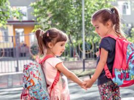 Los niños de Móstoles prevendrán sus problemas de espalda llevando así sus mochilas