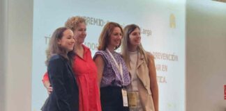 El Centro de Salud Alcalde Bartolomé González de Móstoles ha recibido el premio a la mejor comunicación corta