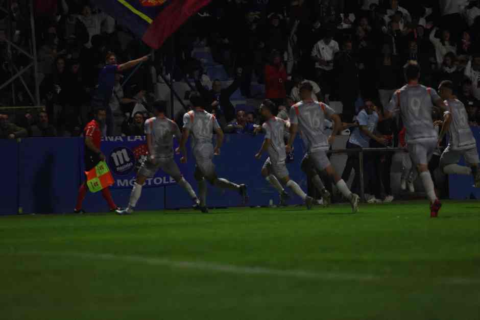 Móstoles 2-5 Burgos/ La Copa deja una noche de fiesta y goles en Móstoles