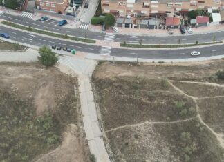 Los Bomberos realizan un cortafuegos preventivo en el Parque Coimbra de Móstoles Los Bomberos realizan un cortafuegos preventivo en el Parque Coimbra de Móstoles