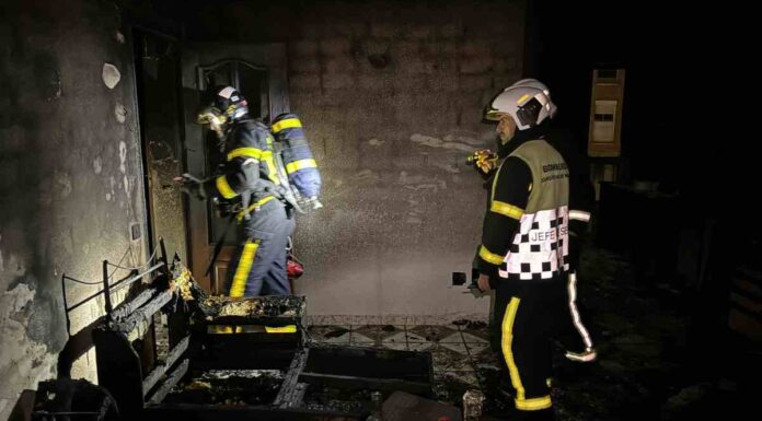 Incendio de una vivienda en la Avenida Dos de Mayo de Móstoles