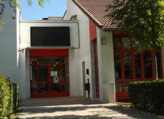 Móstoles se sumerge en la exposición de pintura del artista José Luis de Antonio Móstoles se sumerge en la exposición de pintura del artista José Luis de Antonio