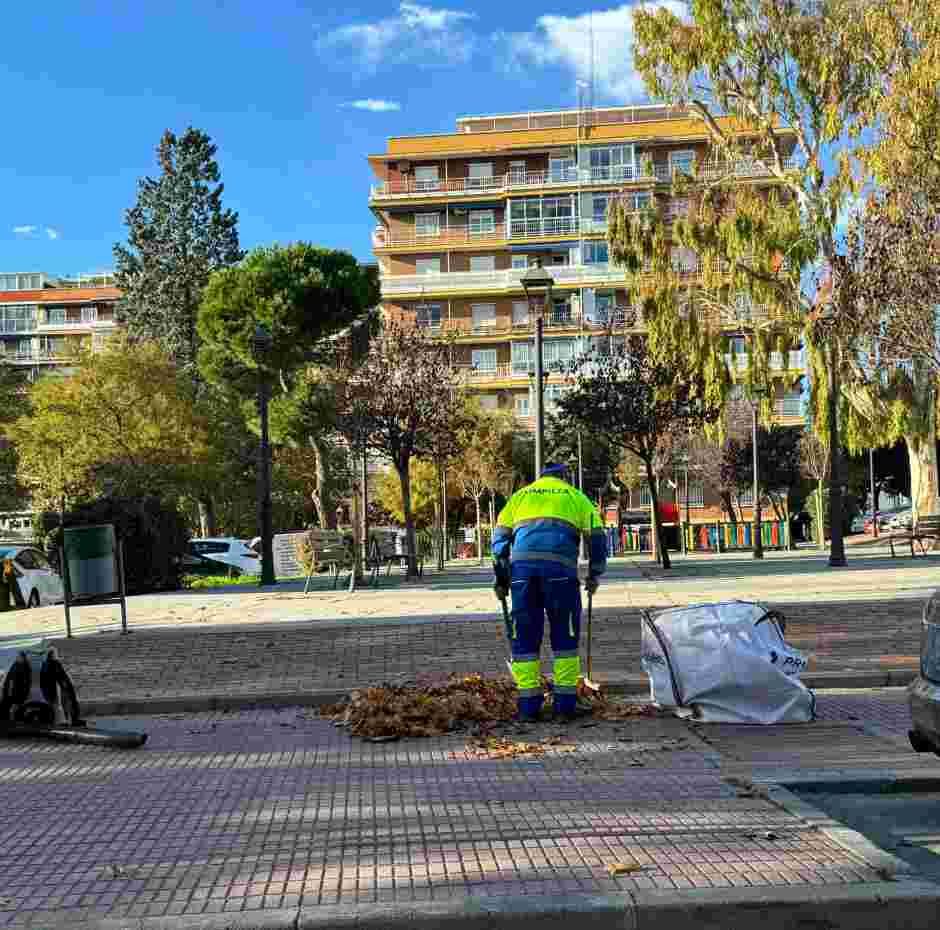 Móstoles empieza la recogida de la hoja del otoño