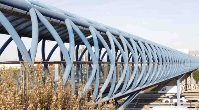 La pasarela de Móstoles Tecnológico sobre la A5 vuelve a estar abierta