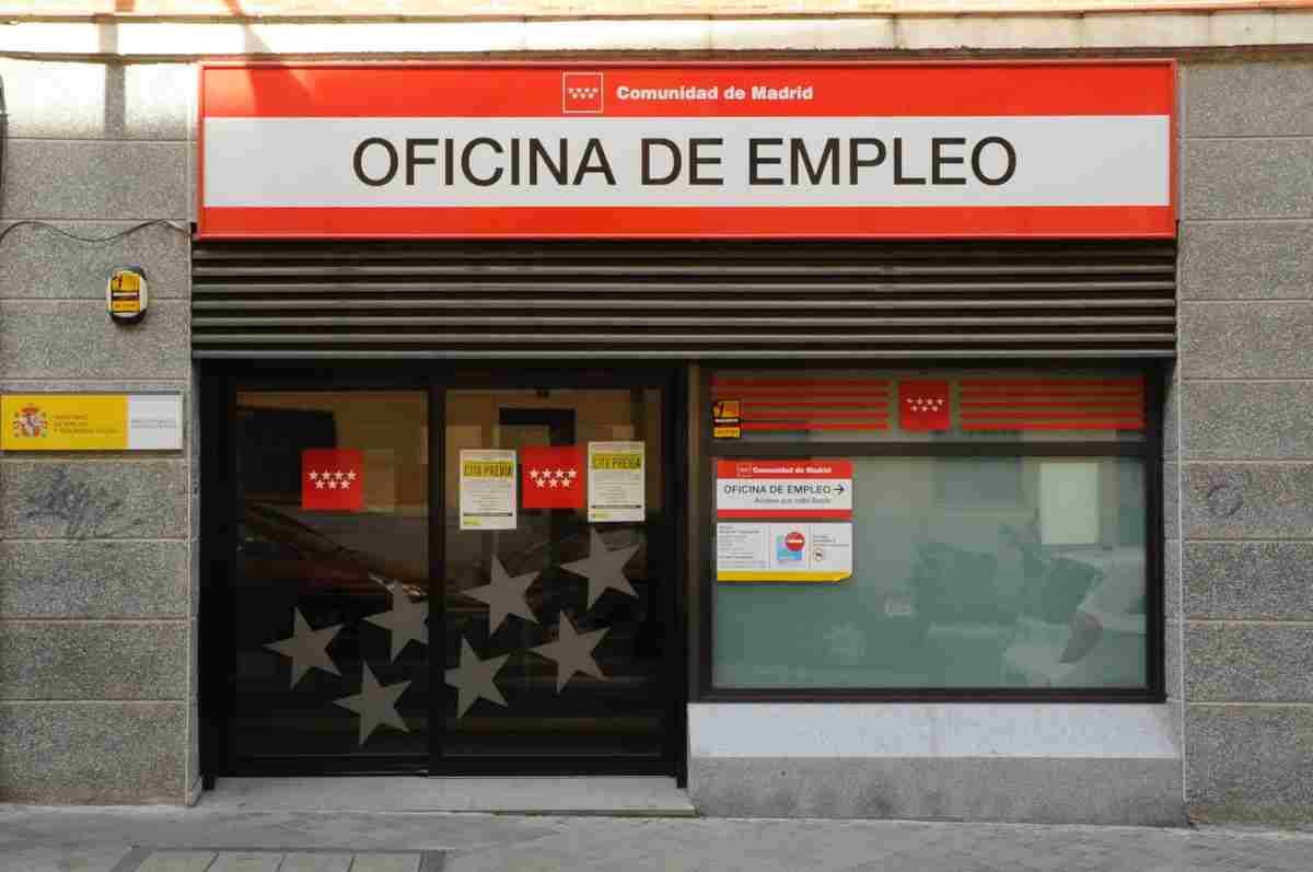 El paro vuelve a bajar en Móstoles en el mes de octubre