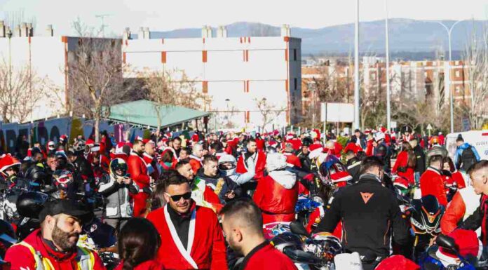 La II Papanoelada Motera Solidaria de Móstoles con los niños de Valencia