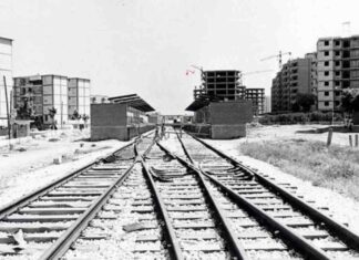 Cruzar las vías. Pongamos que hablo de Móstoles