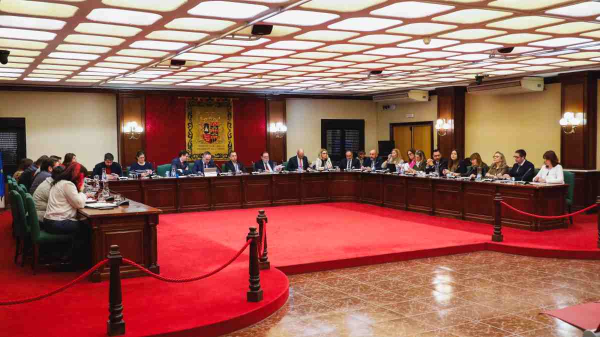 Aparcamientos disuasorios, la iniciativa aprobada en el Pleno de Móstoles