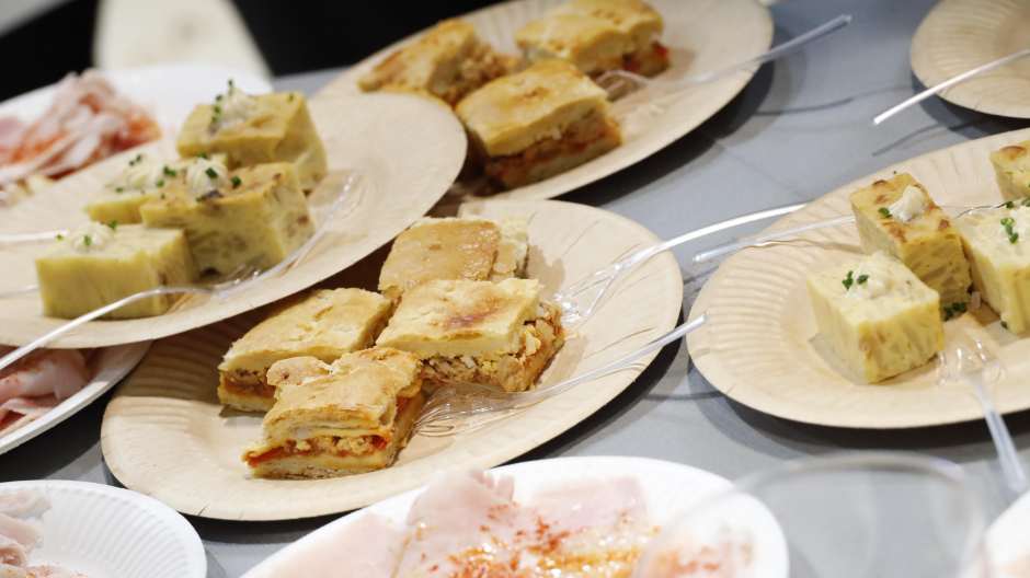 Dando visibilidad a la gastronomía y los productos locales. La Escuela de Hostelería Simone Ortega de Móstoles en FITUR.