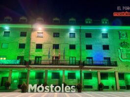 La fachada del Ayuntamiento de Móstoles se ilumina de verde en el Día Mundial contra el Cáncer. Podcast mostoleshoy Ayuntamiento de Móstoles de color verde