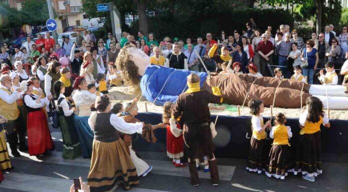 El Concurso de Carrozas de las Fiestas del 2 de Mayo ya se distingue en el horizonte