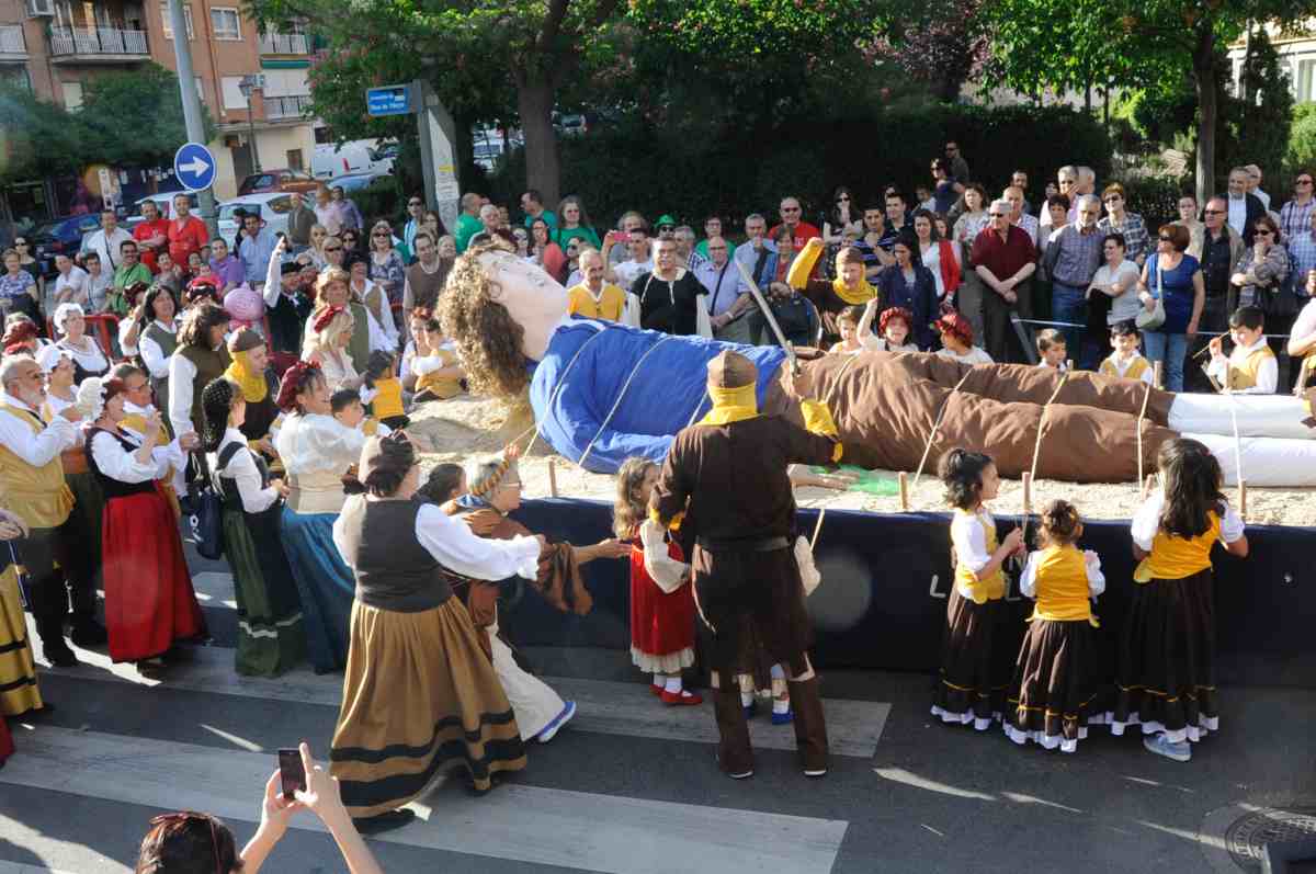 El Concurso de Carrozas de las Fiestas del 2 de Mayo ya se distingue en el horizonte