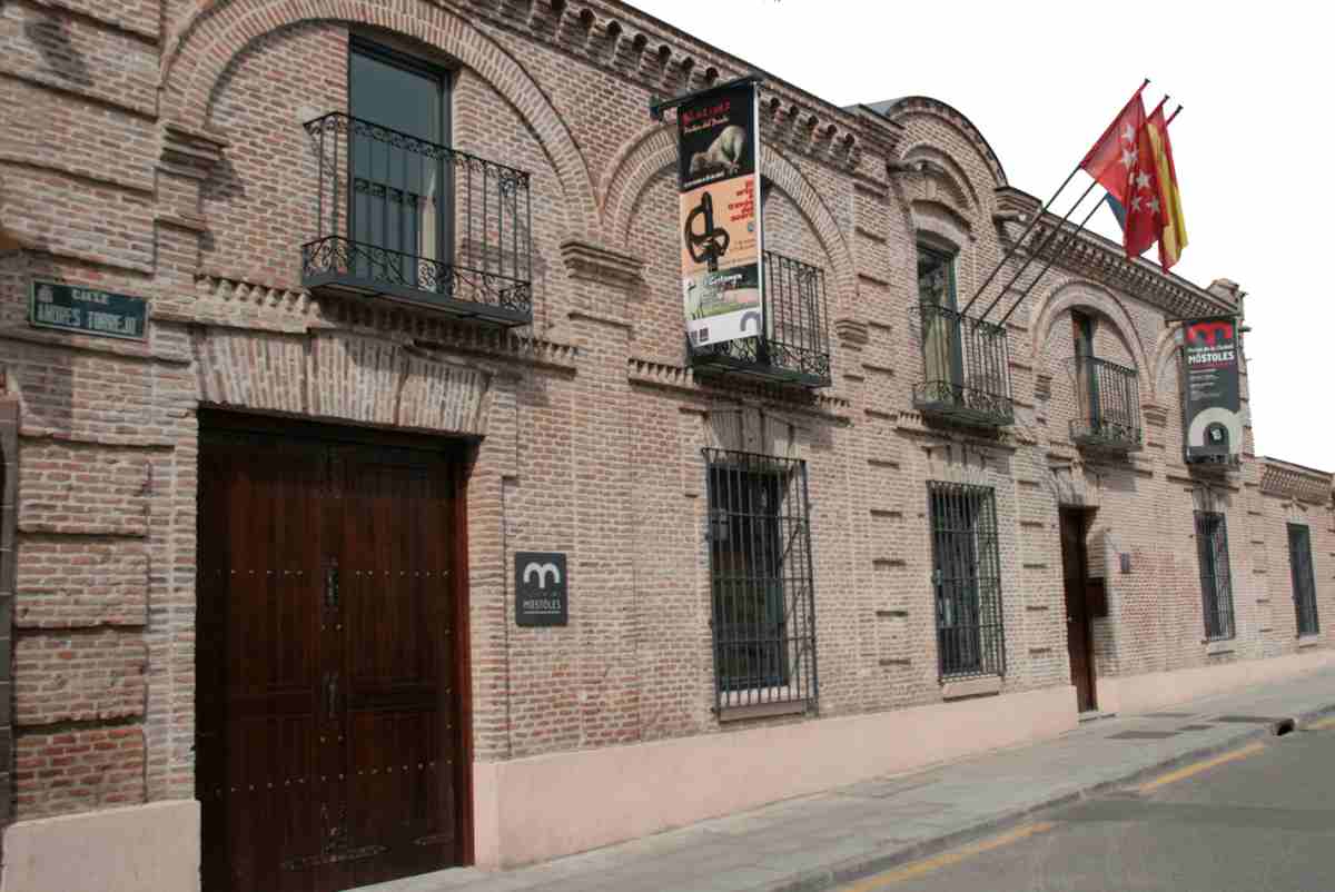 Hasta el 26 de febrero “La felicidad de la inocencia”. El Museo de la Ciudad de Móstoles siempre una opción de ocio y cultura.