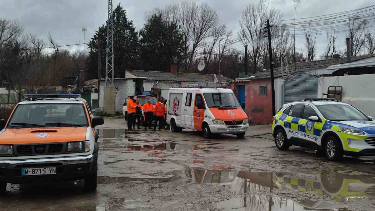 El río Guadarrama se desborda en Móstoles y obliga a evacuar a 167 personas