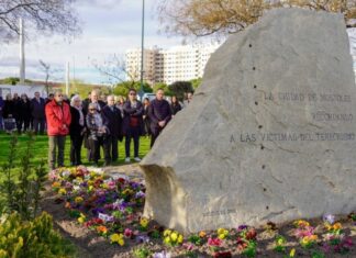 Móstoles rinde homenaje a las víctimas en el aniversario del 11-M