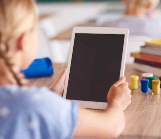 Los alumnos de primaria e infantil de Móstoles sin pantallas en el próximo curso