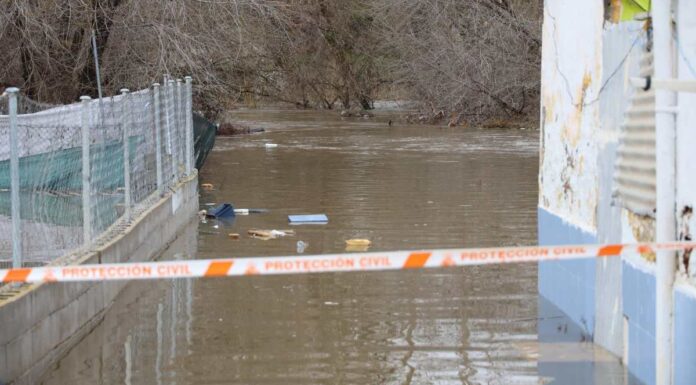 Desalojadas seis personas en Móstoles ante la crecida del río Guadarrama
