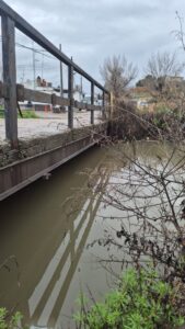 El río Guadarrama se desborda en Móstoles y obliga a evacuar a 167 personas