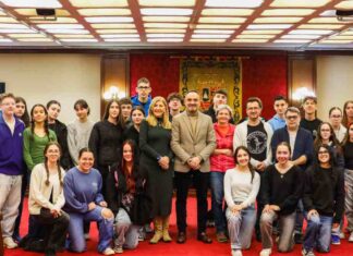 Alumnos franceses visitan Móstoles en un intercambio cultural con el IES Los Rosales Alumnos franceses visitan Móstoles en un intercambio cultural con el IES Los Rosales