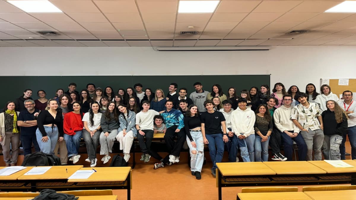 Móstoles combate la cotorra argentina con educación ambiental