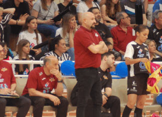 El MRB Móstoles FSF se despide de su técnico y dos jugadoras El MRB Móstoles FSF se despide de su técnico y dos jugadoras