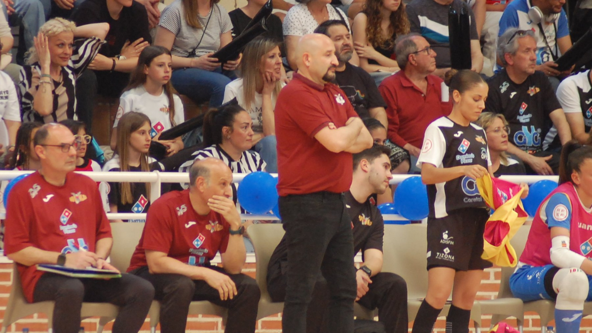 El MRB Móstoles FSF se despide de su técnico y dos jugadoras