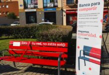 Móstoles instala un “banco para compartir” contra la soledad no deseada