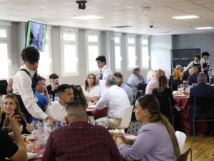 Gastronomía y talento en Móstoles en la jornada gastronómica de la escuela Simone Ortega