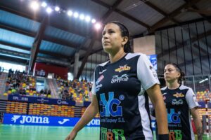El MRB Móstoles FSF se despide de su técnico y dos jugadoras