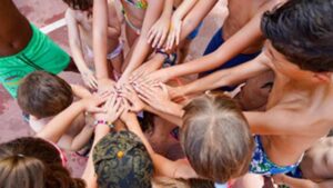 Abierta la preinscripción para las colonias navideñas de Móstoles: precios, plazos y novedades