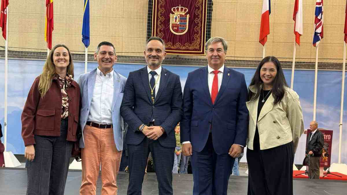 Dos descendientes de Andrés Torrejón se conocen en Móstoles