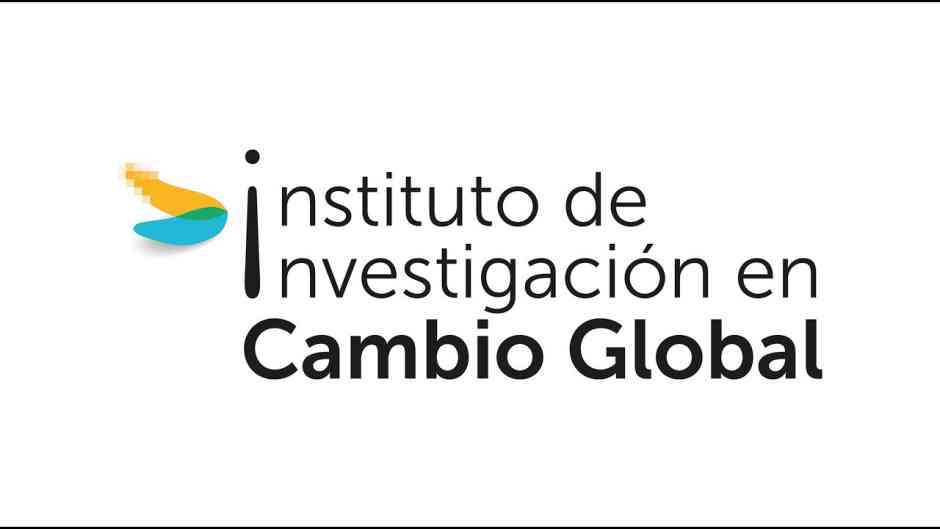 La investigadora del IICG, con sede en Móstoles, María Herranz participa en una campaña en el Ártico