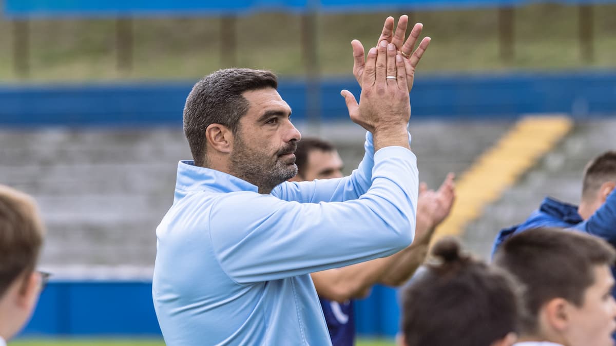 El CD Móstoles URJC anuncia la salida de Míchel Carrilero como entrenador
