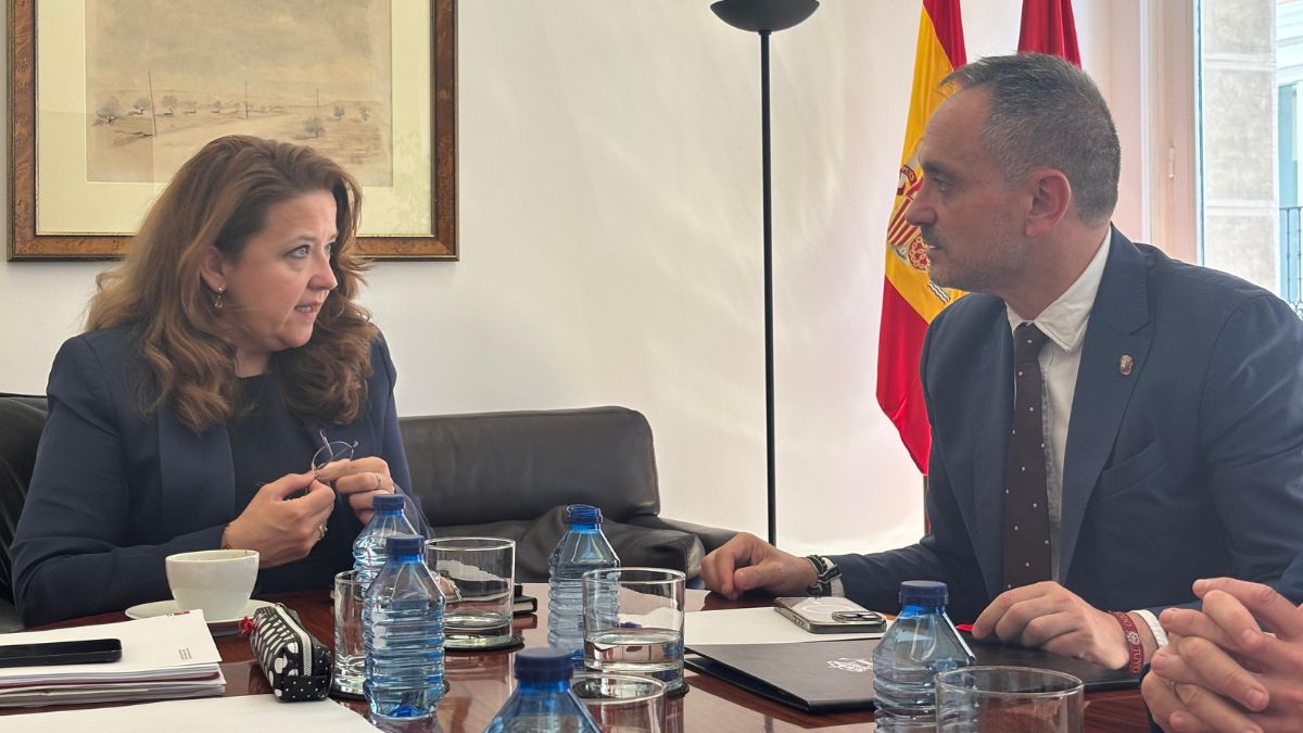 Reunión para abordar la situación sanitaria en Móstoles con el PAU-4 y el hospital en el foco