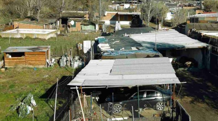 Comienza el derribo de las viviendas en el poblado de las Sabinas de Móstoles