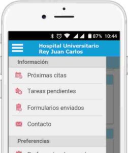 Para acceder al Portal del Paciente impulsado por el propio centro hospitalario. El Hospital Rey Juan Carlos de Móstoles imparte talleres formativos en salud digital.