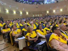 Los mayores de la URJC se gradúan en Móstoles