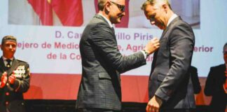 Carlos Novillo recibe la Medalla de la Policía Municipal de Móstoles