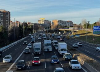 Un accidente en la A-5 provoca tres kilómetros de retenciones cerca de Móstoles
