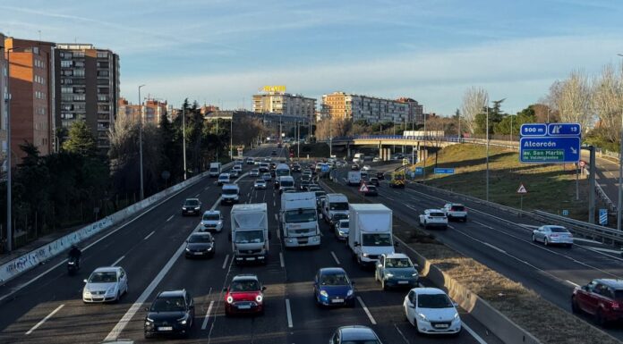 Un accidente en la A-5 provoca tres kilómetros de retenciones cerca de Móstoles