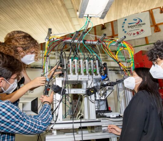 Un equipo de estudiantes de Móstoles, premiado por el mayor laboratorio de física del mundo
