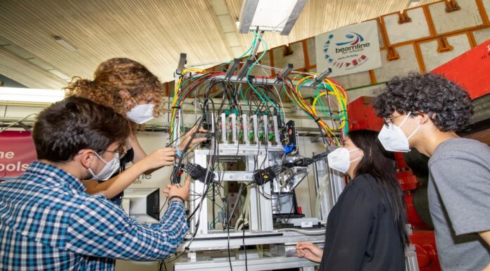 Un equipo de estudiantes de Móstoles, premiado por el mayor laboratorio de física del mundo