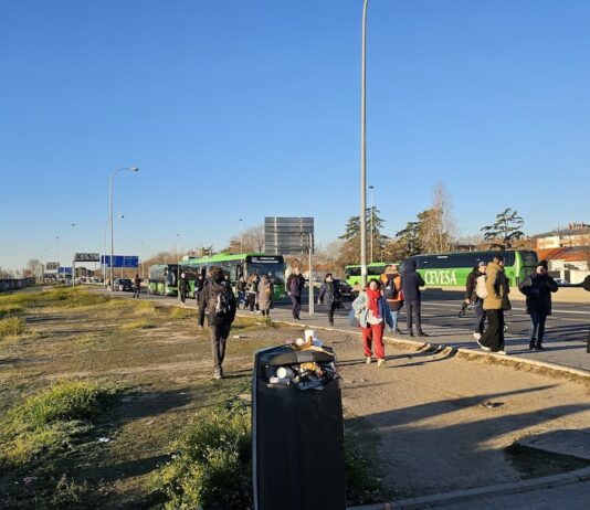 Recogen más de 12.000 firmas para que los autobuses de Móstoles lleguen a Príncipe Pío